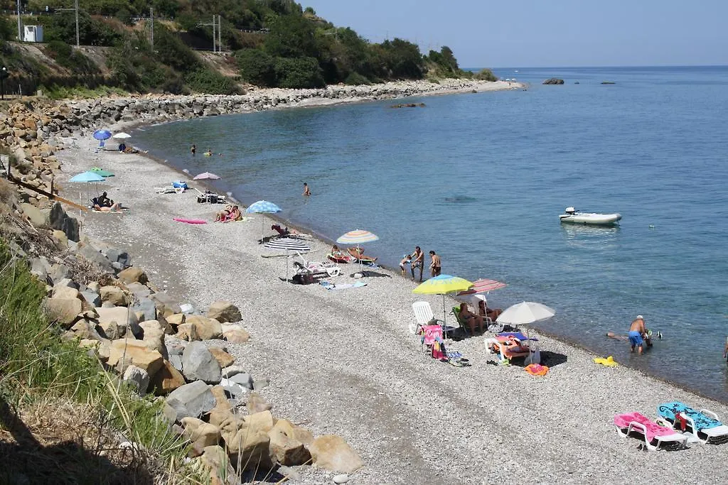 Hébergement de vacances Camere & Case Vacanze Lo Scoglio Castel di Tusa Italie