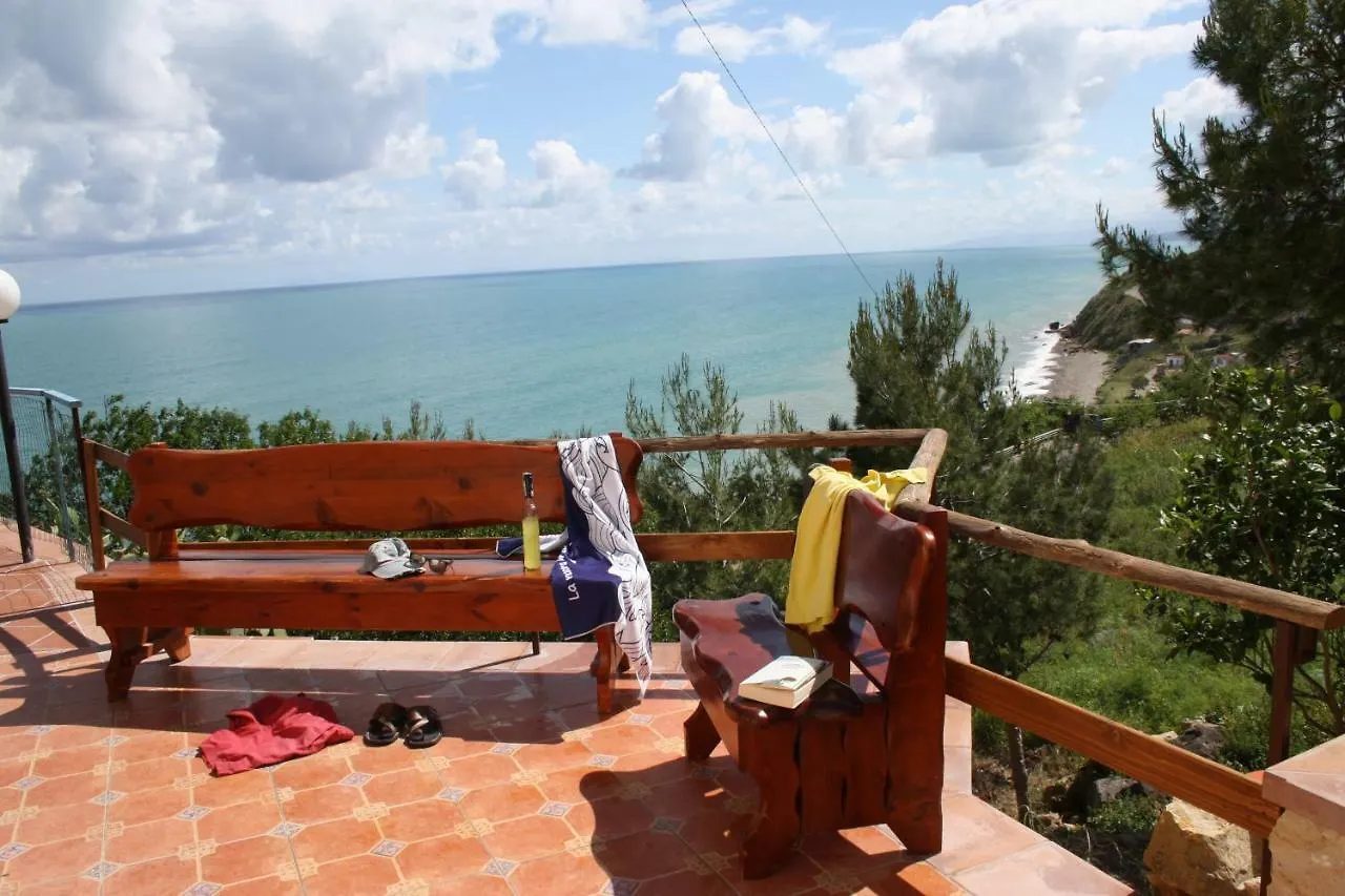 Hébergement de vacances Camere & Case Vacanze Lo Scoglio Castel di Tusa Italie