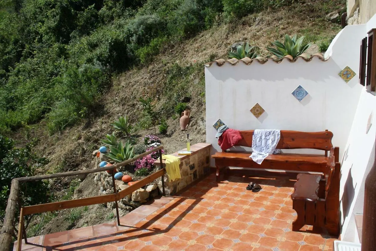 Camere & Case Vacanze Lo Scoglio Castel di Tusa Hébergement de vacances